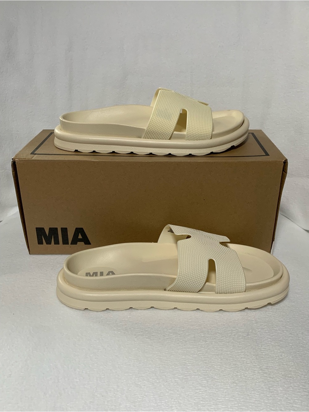 MIA-Berini Women's Cream Platform Slide Sandals
